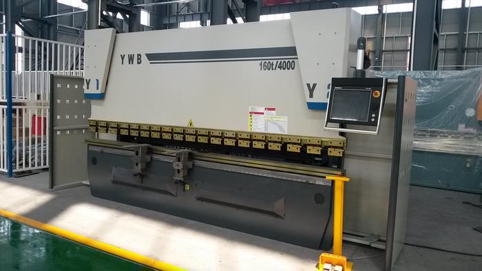 4 m Delem 6 osi CNC list metala savijanjem