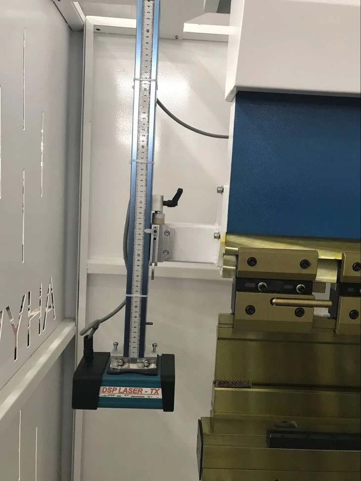 DSP laser  guarding for Yawei 4 axis cnc pressbrakes 8ft