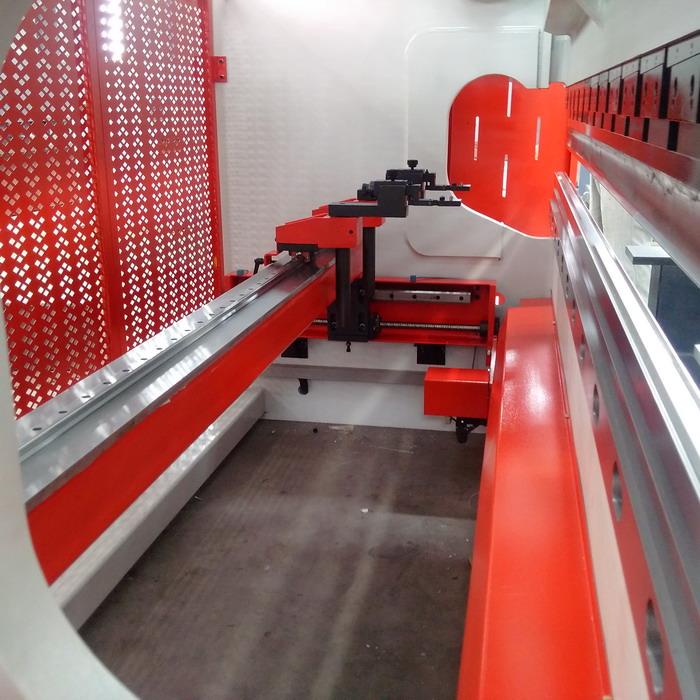 X axis back gauge design for NC Press brakes 100T china yawei